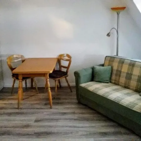 Schwarzer Adler Mit 3 Schlafzimmern Und 2 Wc