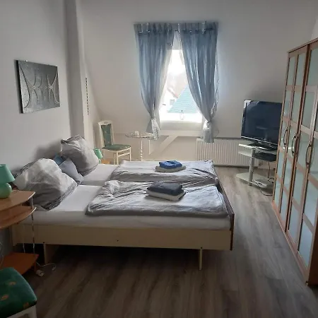 Schwarzer Adler Mit 3 Schlafzimmern Und 2 Wc * Markisch Buchholz