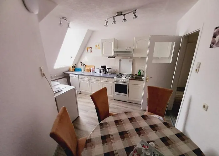 Schwarzer Adler Mit 3 Schlafzimmern Und 2 Wc Apartament