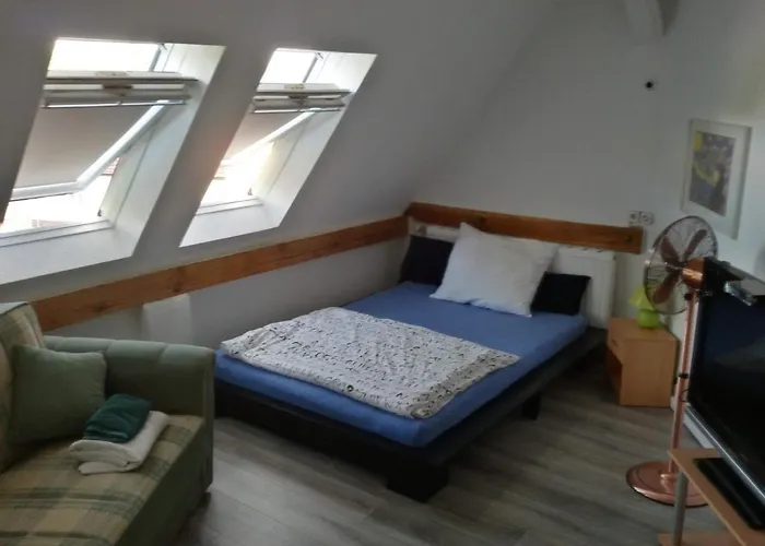 Schwarzer Adler Mit 3 Schlafzimmern Und 2 Wc *