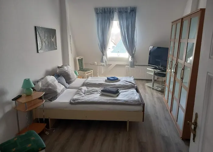 Schwarzer Adler Mit 3 Schlafzimmern Und 2 Wc * Markisch Buchholz